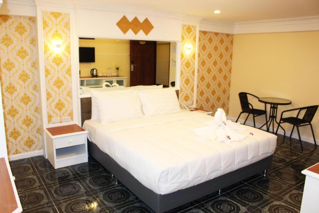 Rest@Ratchada Hotel Bangkok Exterior photo