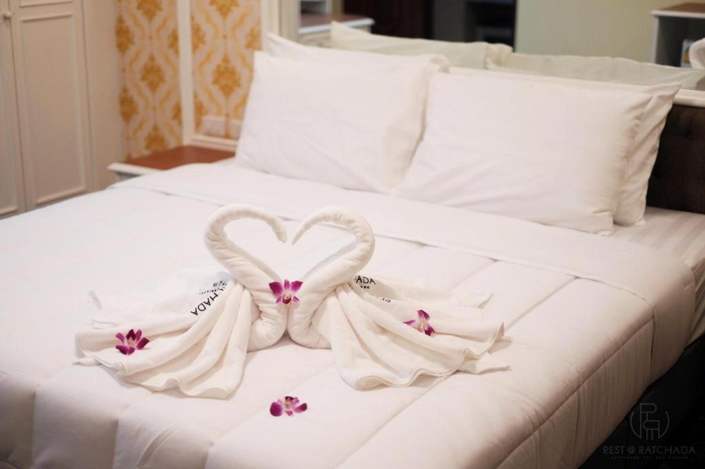 Rest@Ratchada Hotel Bangkok Exterior photo