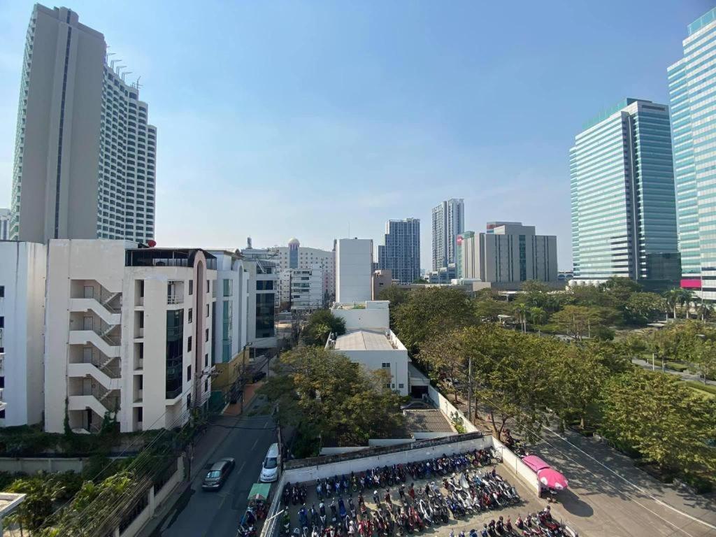 Rest@Ratchada Hotel Bangkok Exterior photo